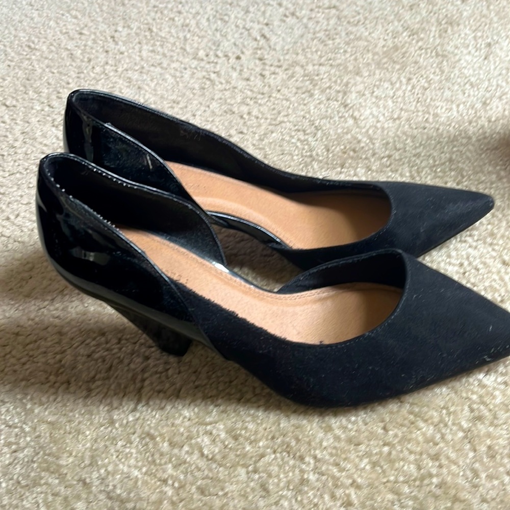 Black Shoe.